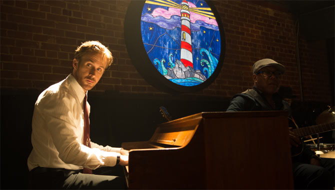 Ryan Gosling playing piano in La La Land