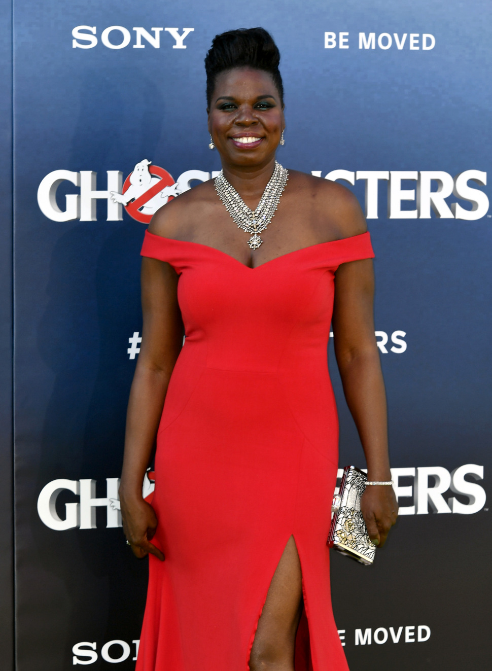 Hollywood Rallies In Support Of Leslie Jones Following Hack 