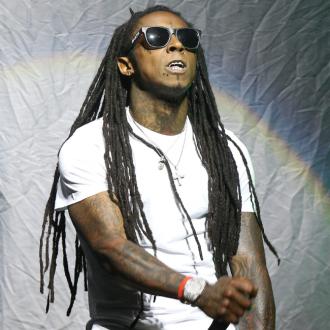 Lil Wayne suffers seizures 